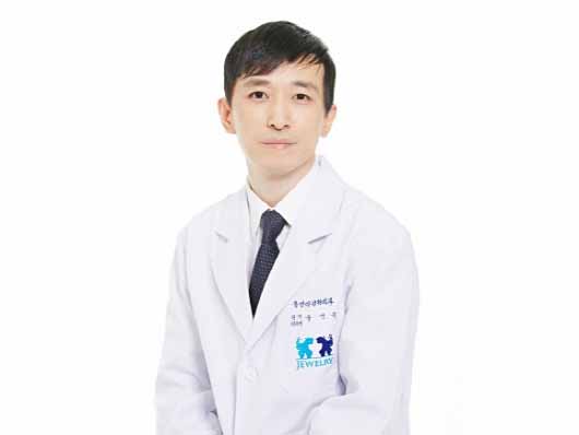 ‘예쁜 남자 전성시대’ 남자들, 코성형 수요 늘어